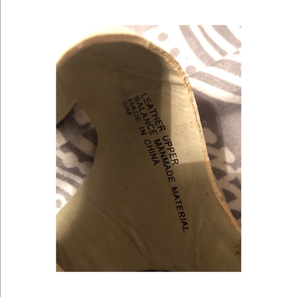Hinge Heels - Picture 2 of 3